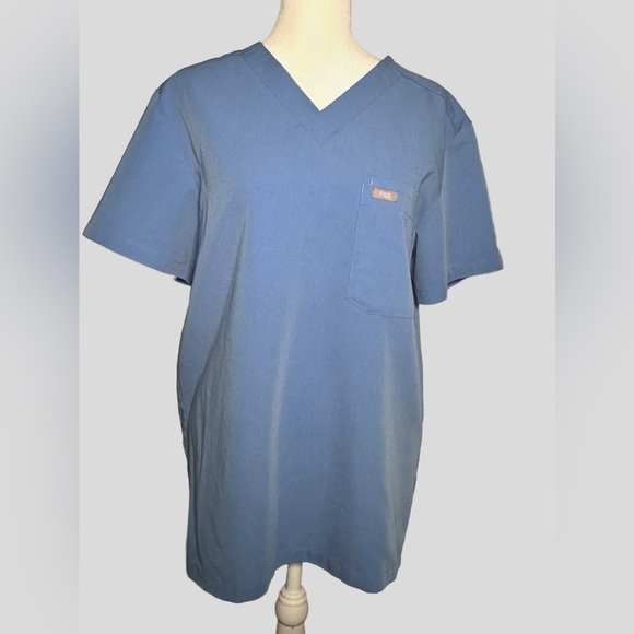 Figs Leon Three-Pocket Scrub Top - Picture 4 of 7